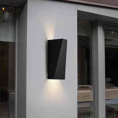 Geometrisch Openlucht Licht 85*205*85mm het Aluminiumglas van Muurlamp